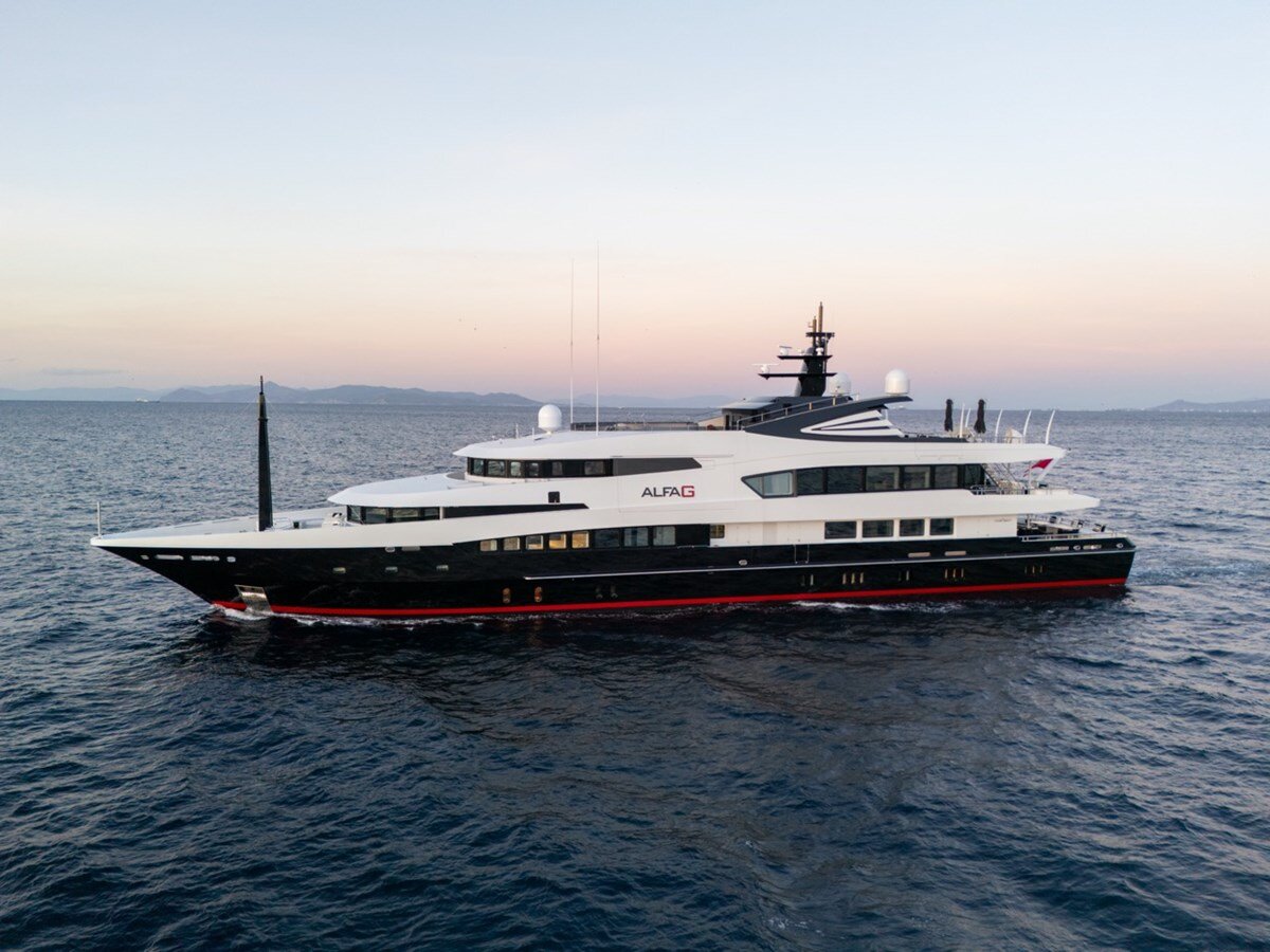 2004-oceanco-196-11-c2ff95