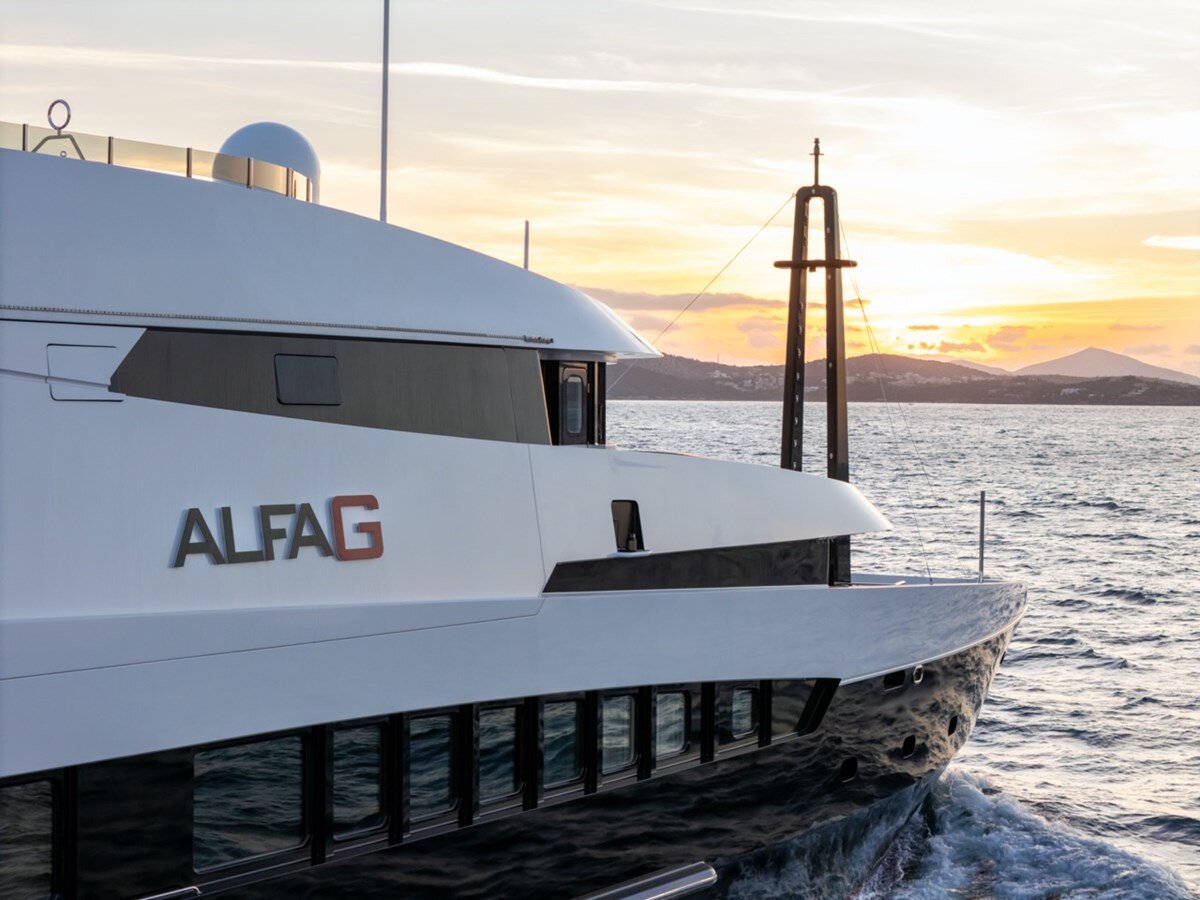 2004-oceanco-196-11-c2ff95