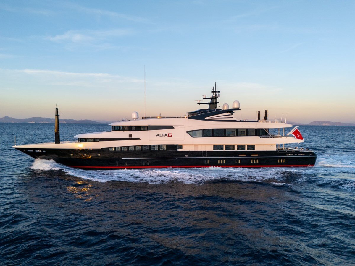 2004-oceanco-196-11-c2ff95