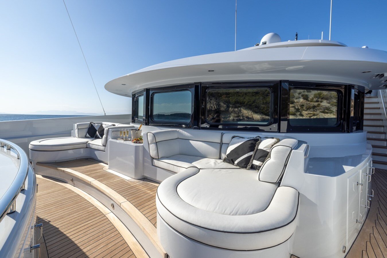 2004-oceanco-196-11-c2ff95