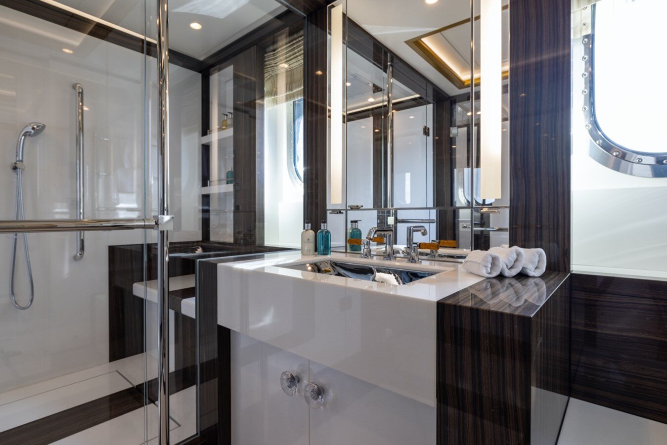 2004-oceanco-196-11-c2ff95