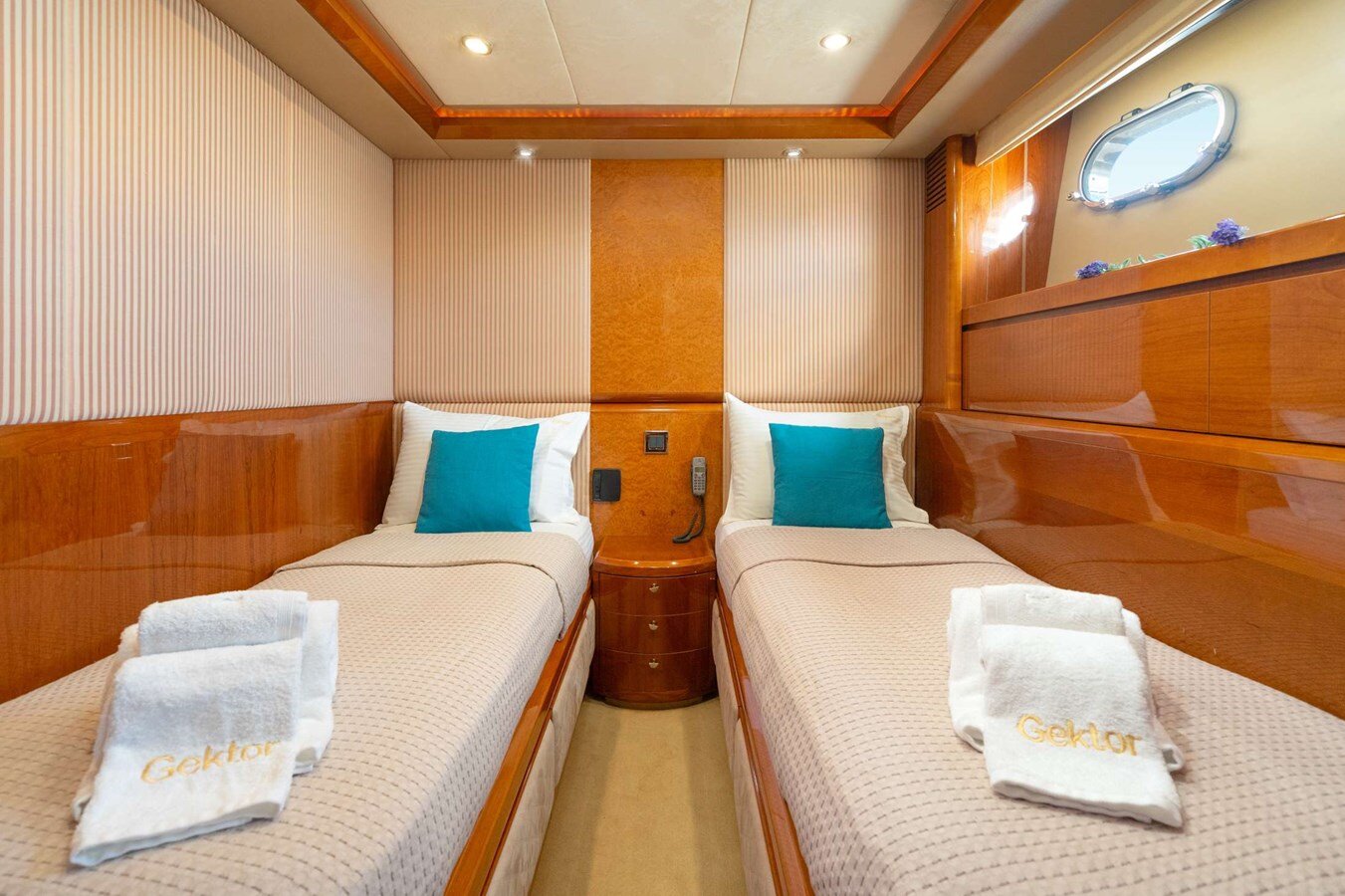 2004 PRINCESS YACHTS 84' 5