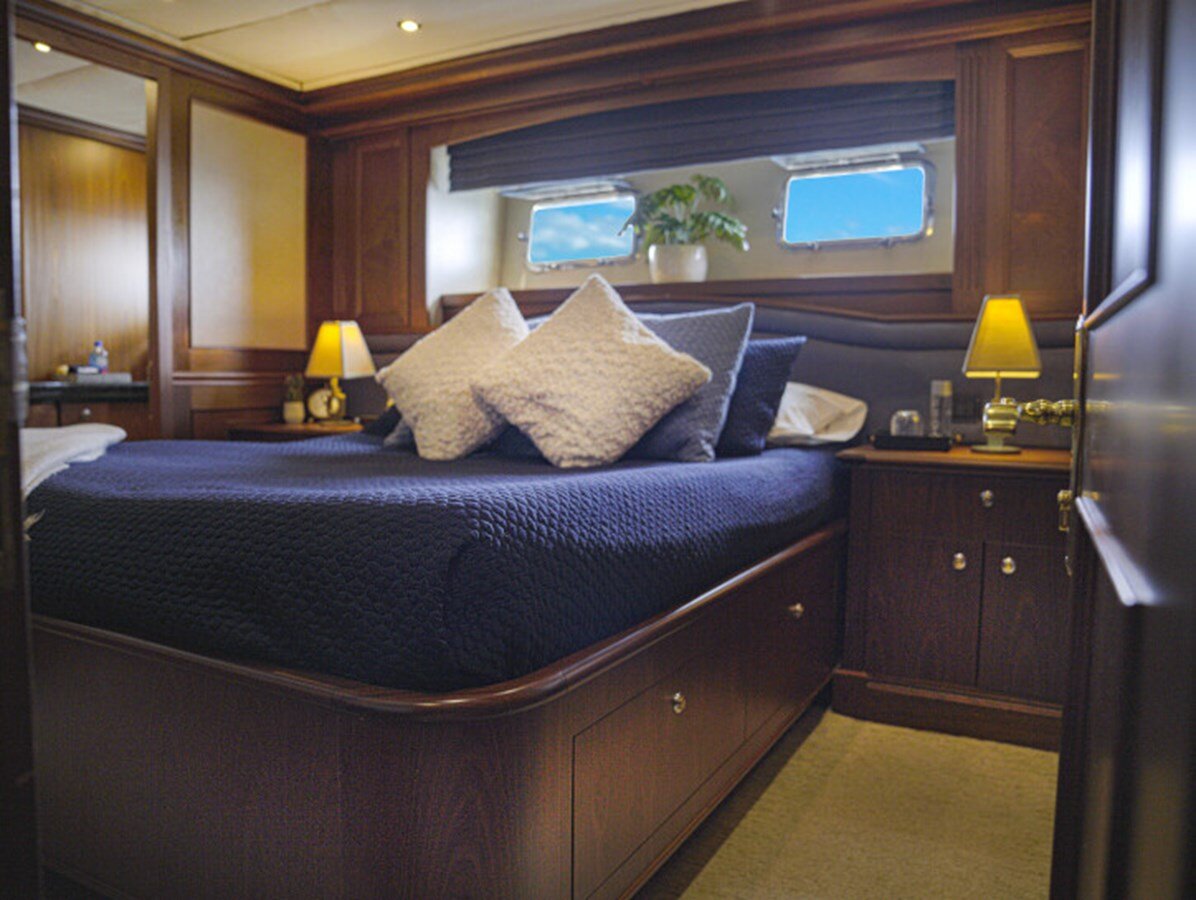 2004 RAYBURN CUSTOM YACHTS 88'