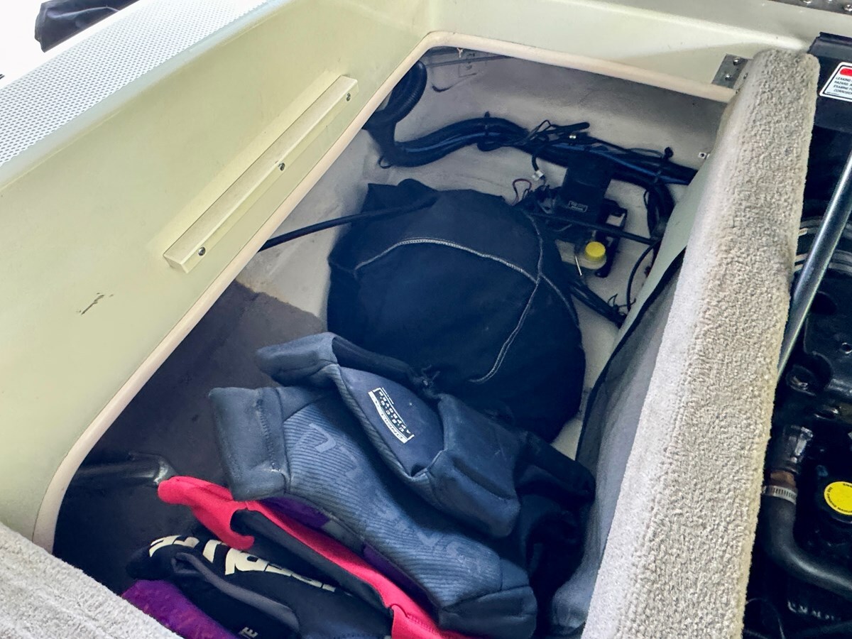 2004-sea-ray-21-24d390