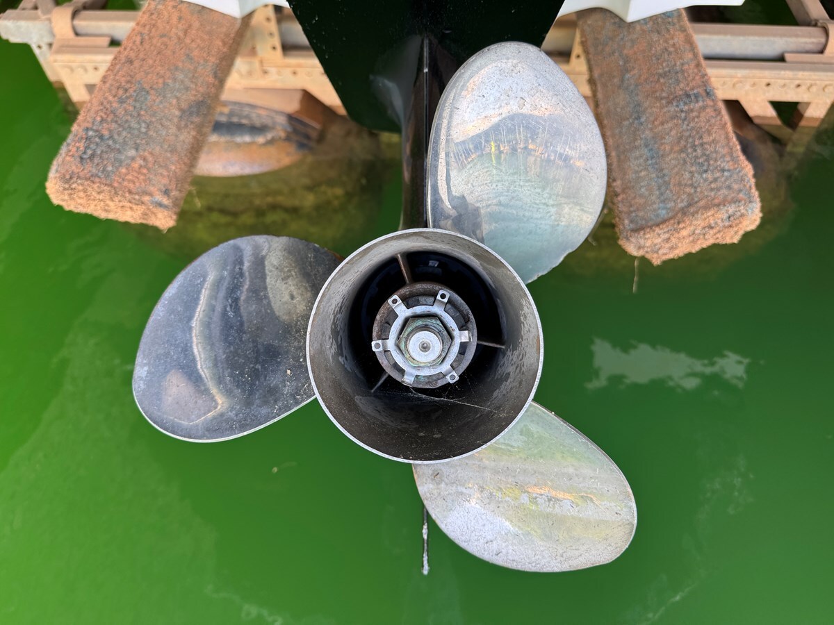 2004-sea-ray-21-24d390