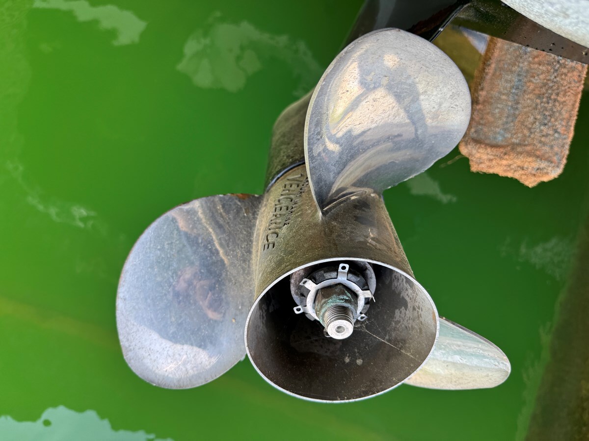 2004-sea-ray-21-24d390