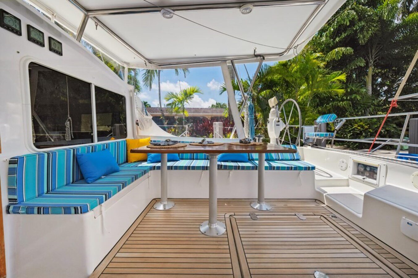 2004-switch-catamarans-51-3dc047