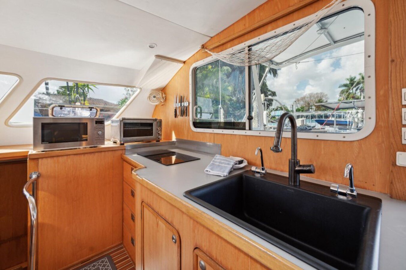 2004-switch-catamarans-51-3dc047