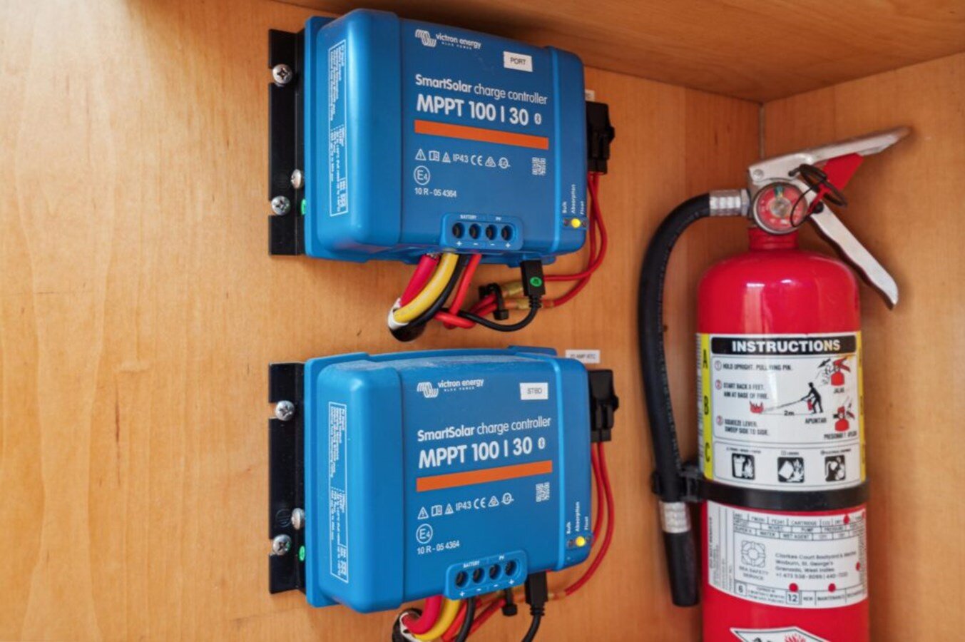 2004-switch-catamarans-51-3dc047