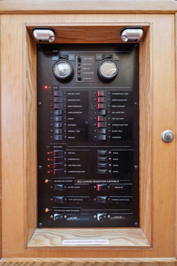 2004-switch-catamarans-51-3dc047