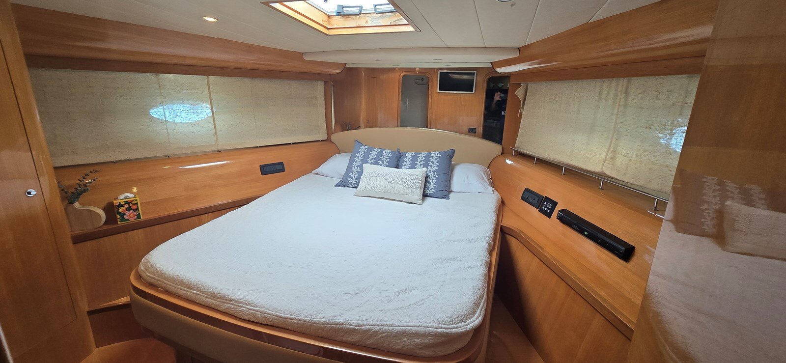 2004-uniesse-54-2dce7a