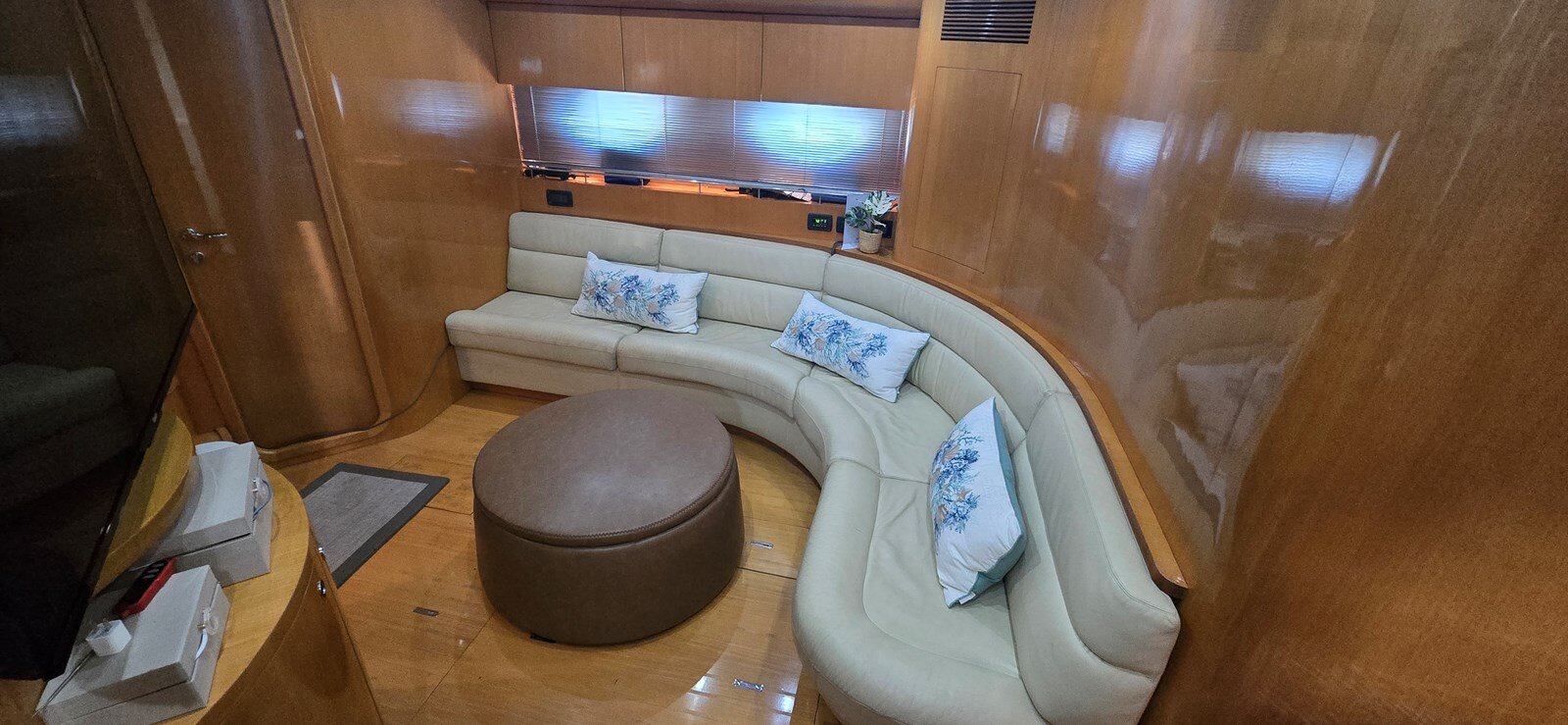 2004-uniesse-54-2dce7a