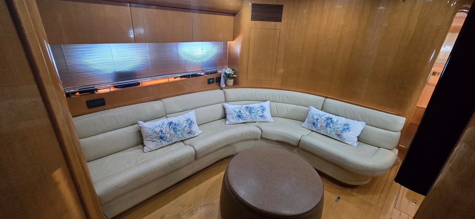 2004-uniesse-54-2dce7a