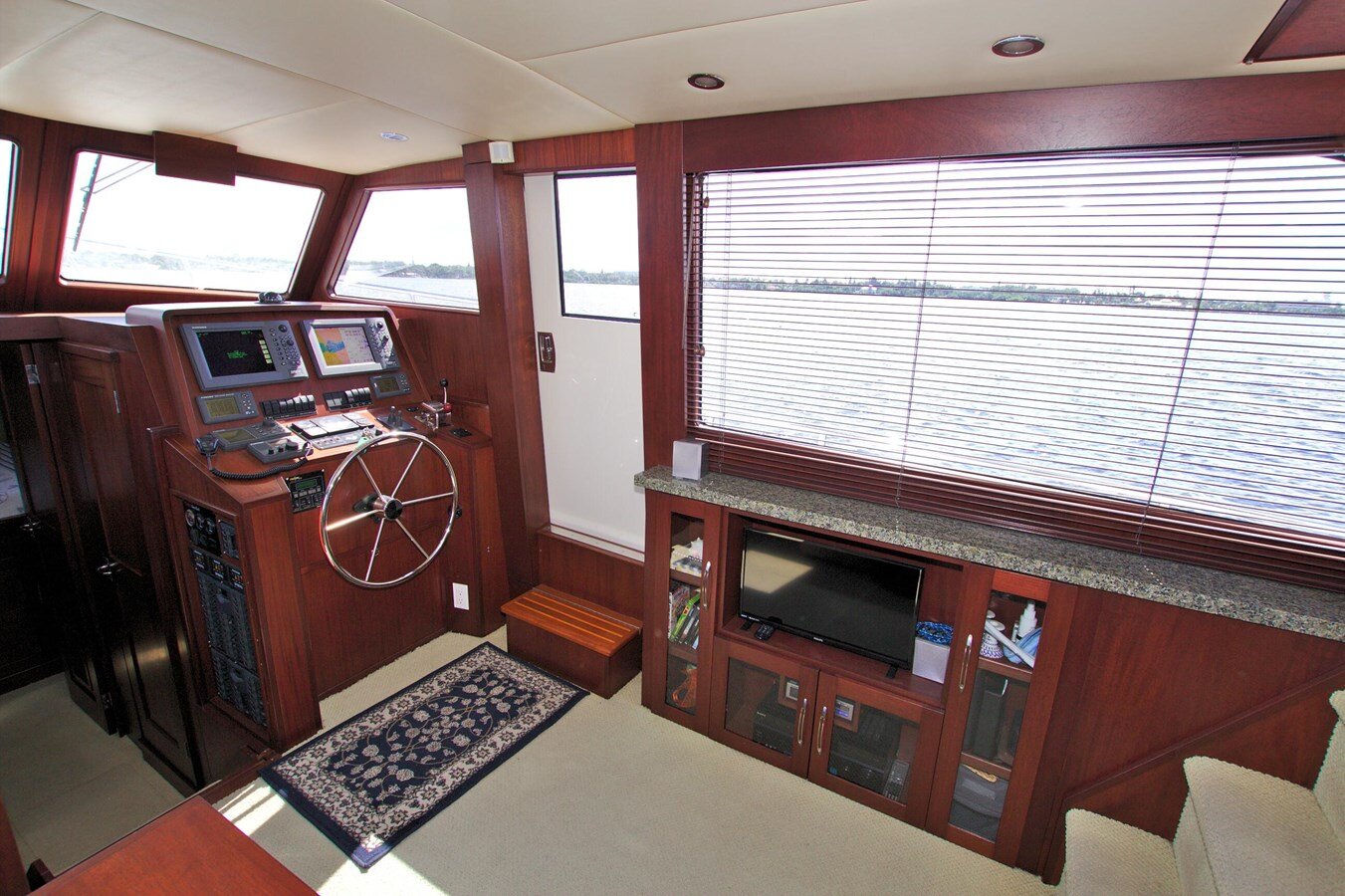 2004-west-coast-custom-yachts-46-668070
