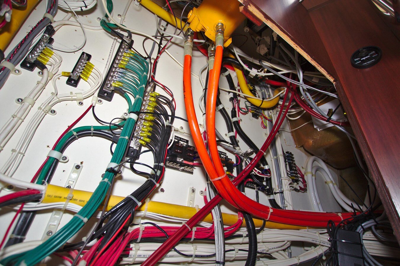 2004-west-coast-custom-yachts-46-668070