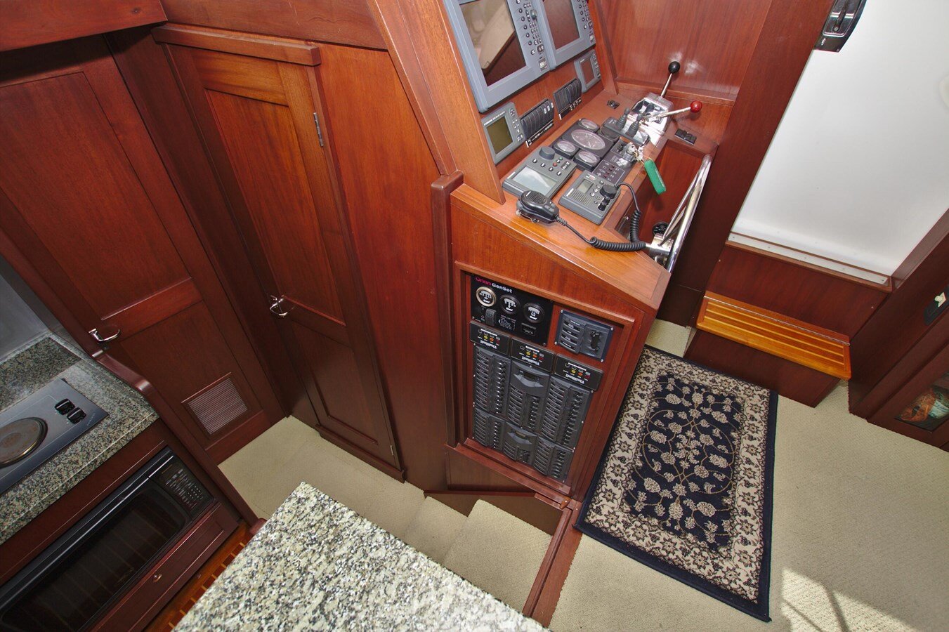 2004-west-coast-custom-yachts-46-668070