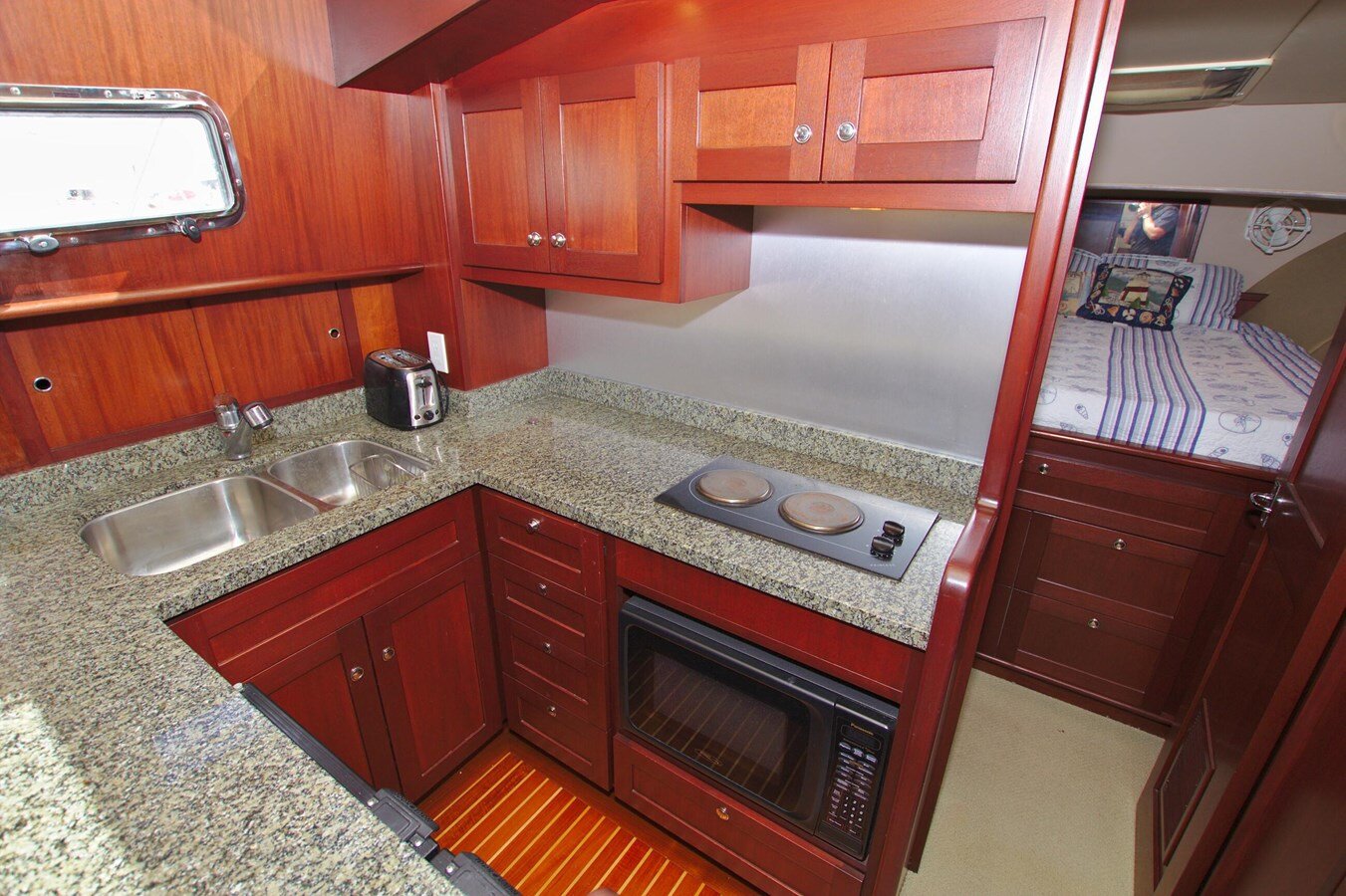 2004-west-coast-custom-yachts-46-668070