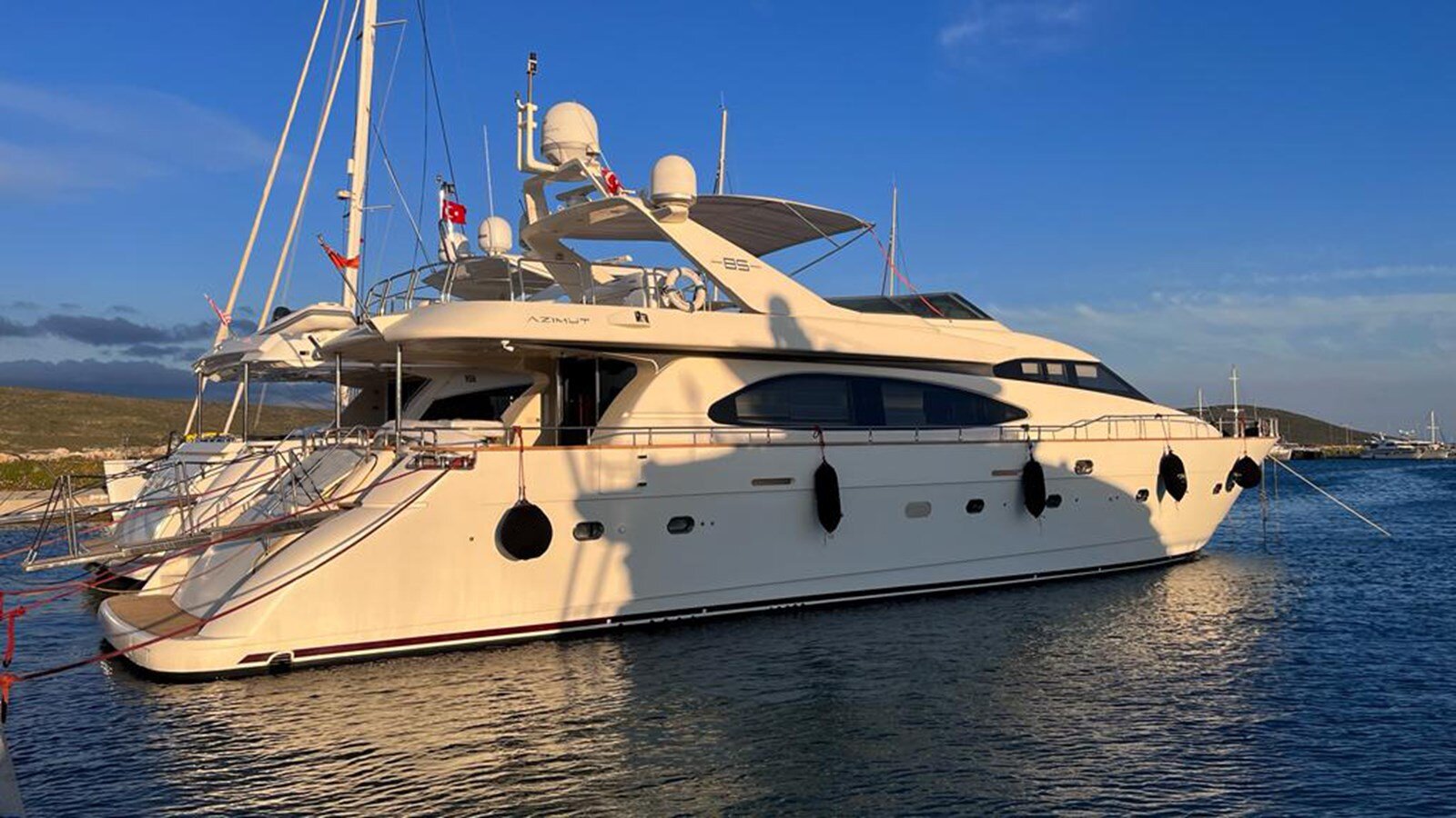 2005-azimut-yachts-86-2-e52dae