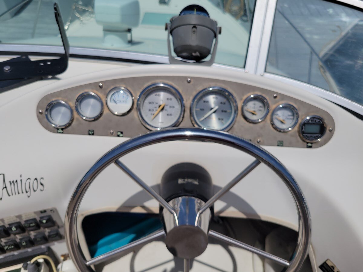 2005-bayliner-30-0958a2