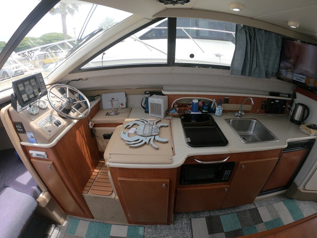 2005-bayliner-30-0958a2