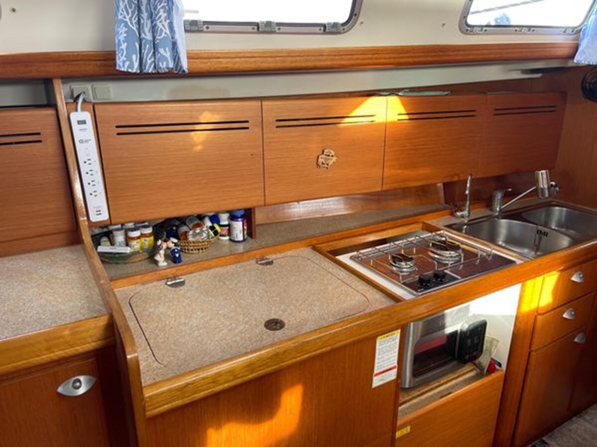 2005-beneteau-43-429bc9