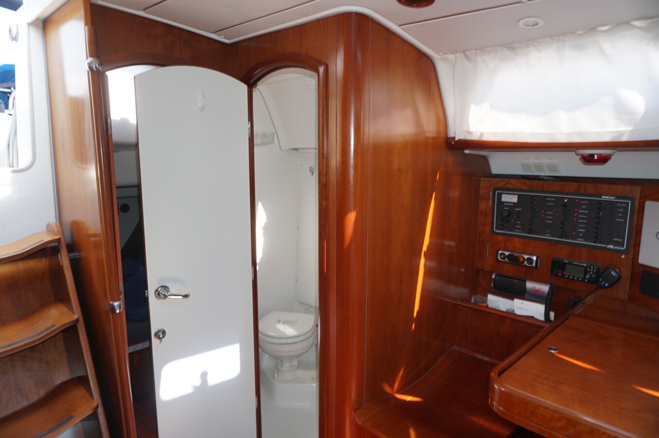 2005-beneteau-46-11-db0f8e