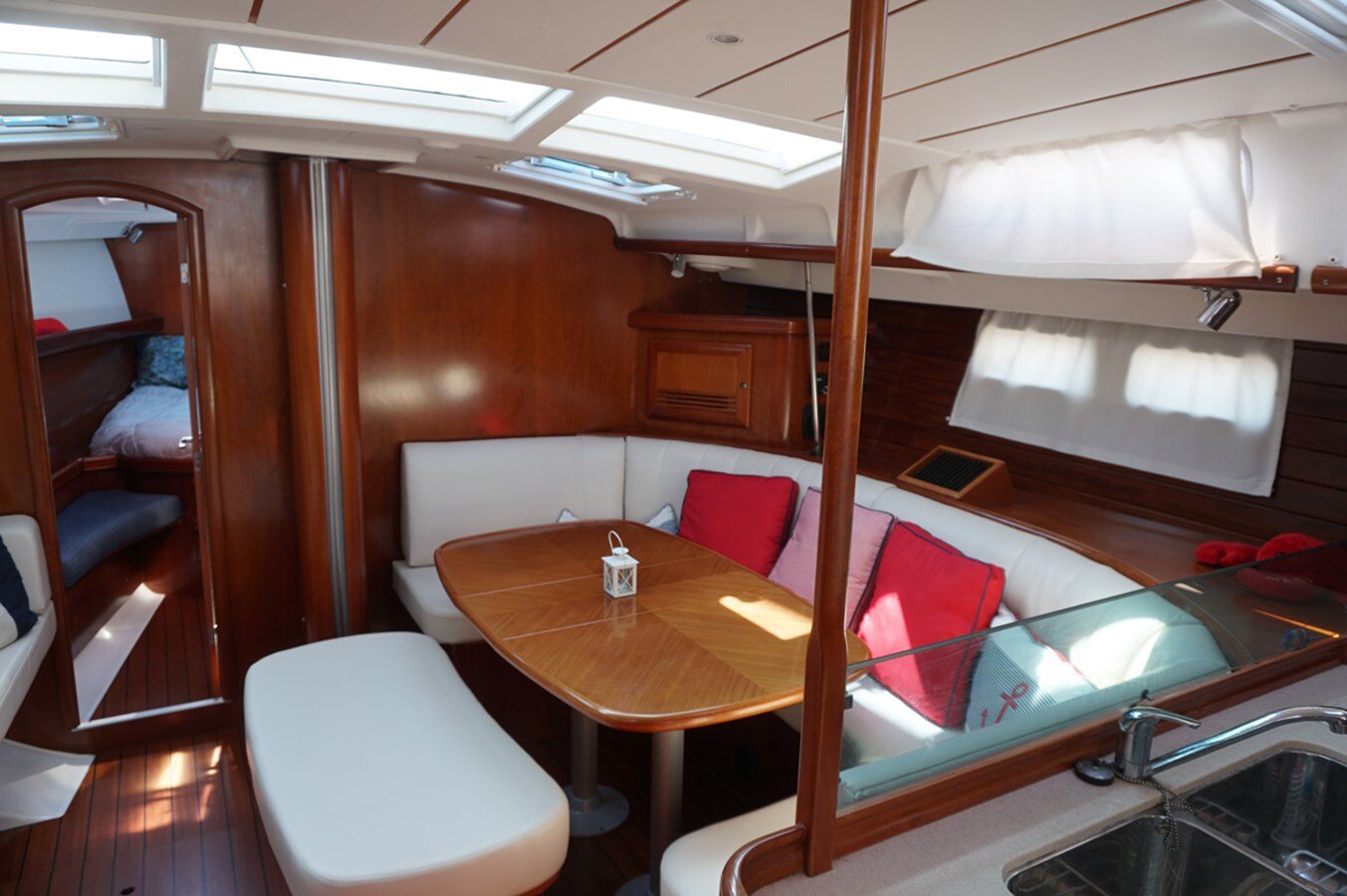 2005-beneteau-46-11-eb32a5