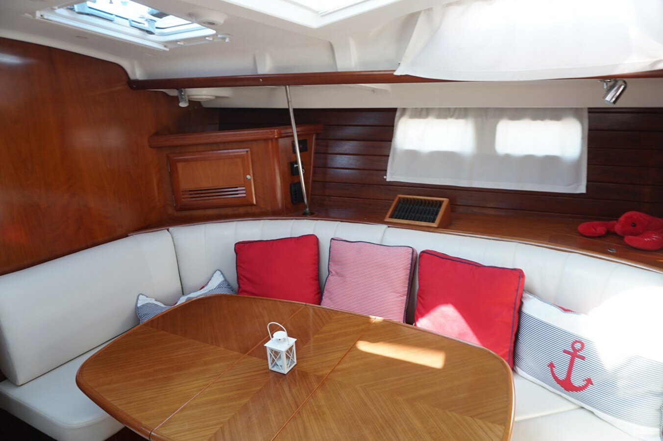 2005-beneteau-46-11-eb32a5