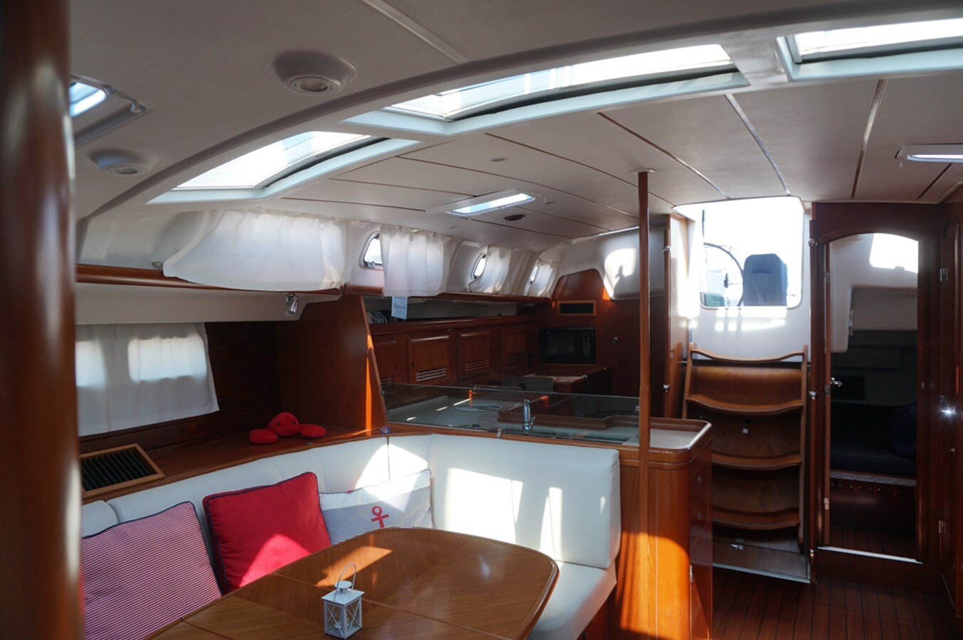 2005-beneteau-46-11-eb32a5