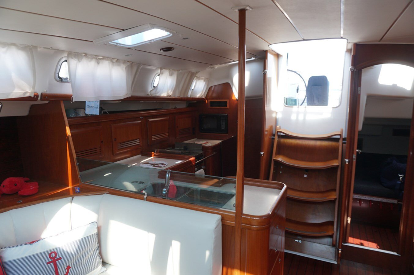 2005-beneteau-46-11-eb32a5