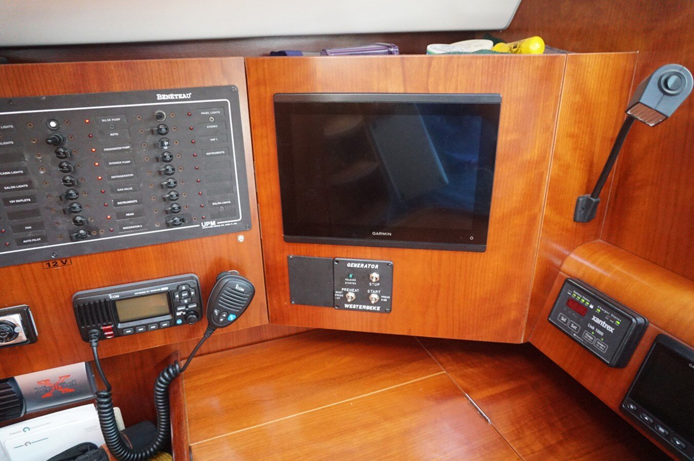 2005-beneteau-46-11-eb32a5