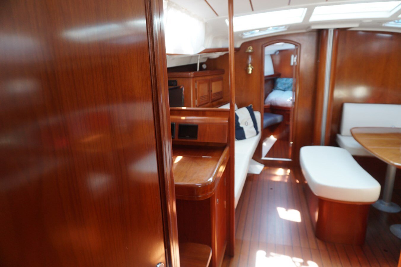 2005-beneteau-46-11-eb32a5