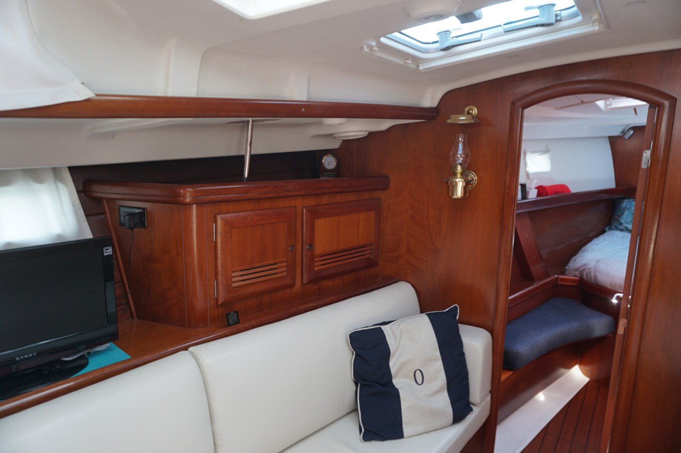 2005-beneteau-46-11-eb32a5