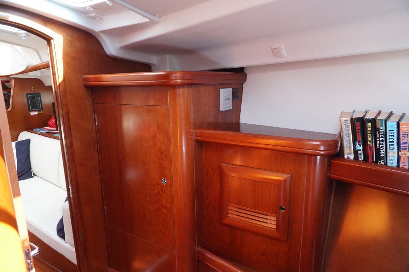 2005-beneteau-46-11-eb32a5