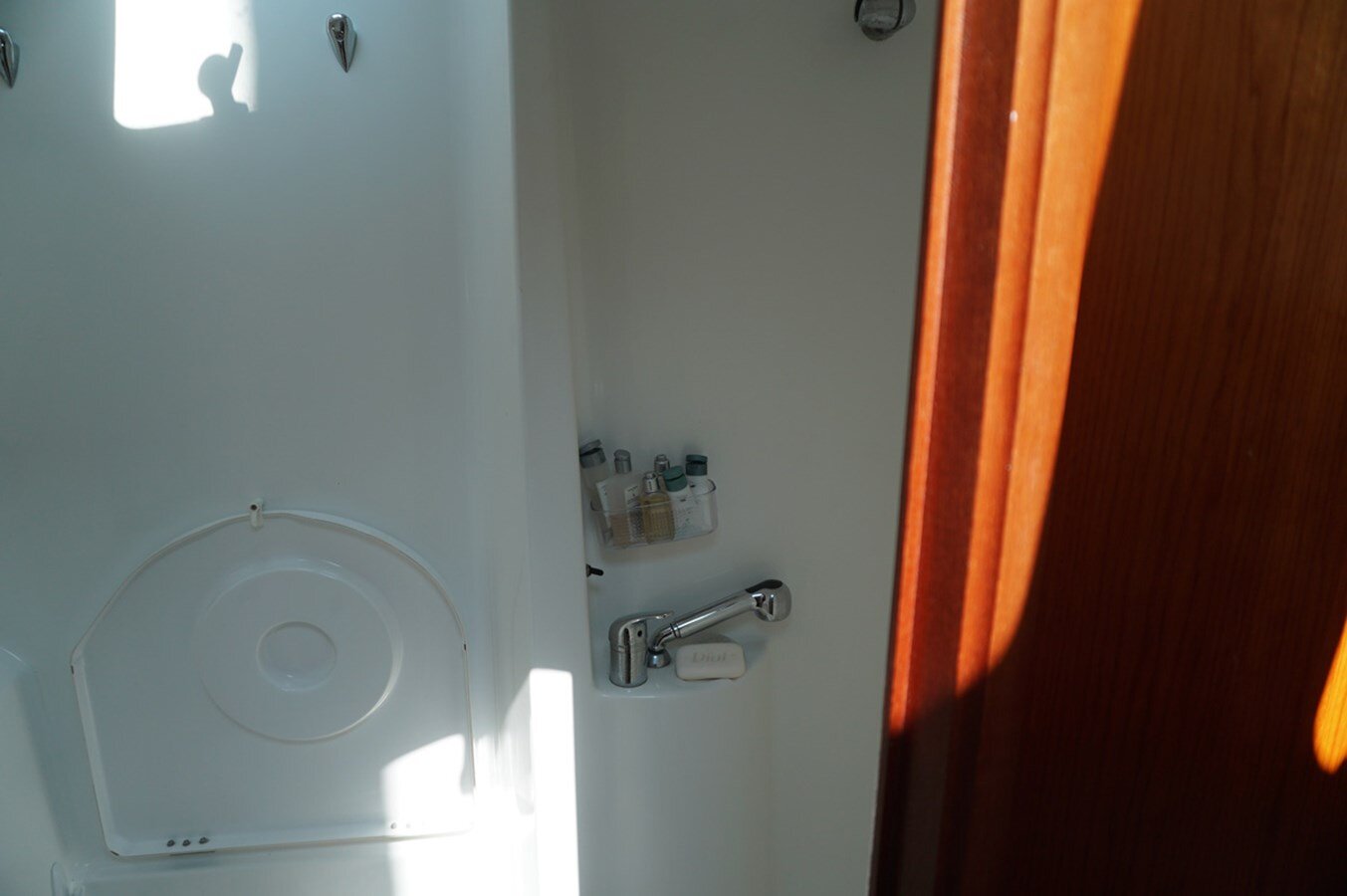 2005-beneteau-46-11-eb32a5