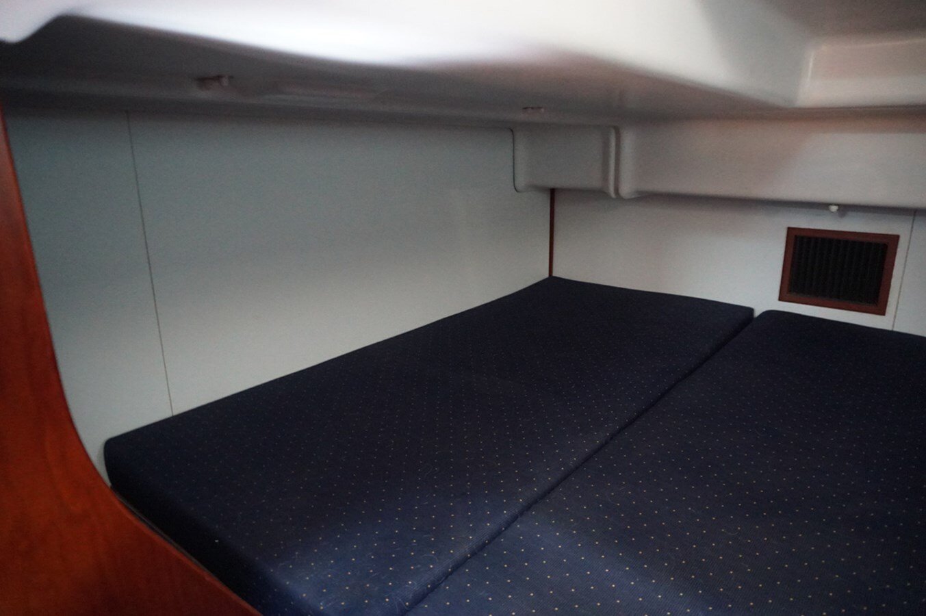 2005-beneteau-46-11-eb32a5