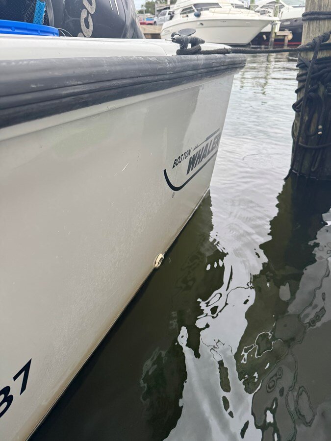 2005-boston-whaler-24-34fe58