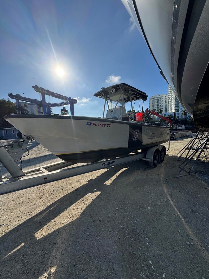2005-boston-whaler-24-34fe58