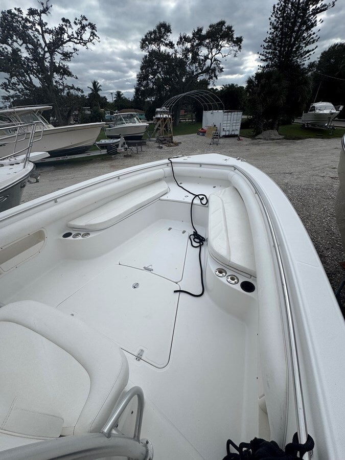 2005-boston-whaler-32-2-865136