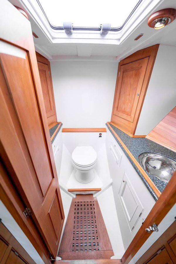 2005-cockwells-32-4-74505c