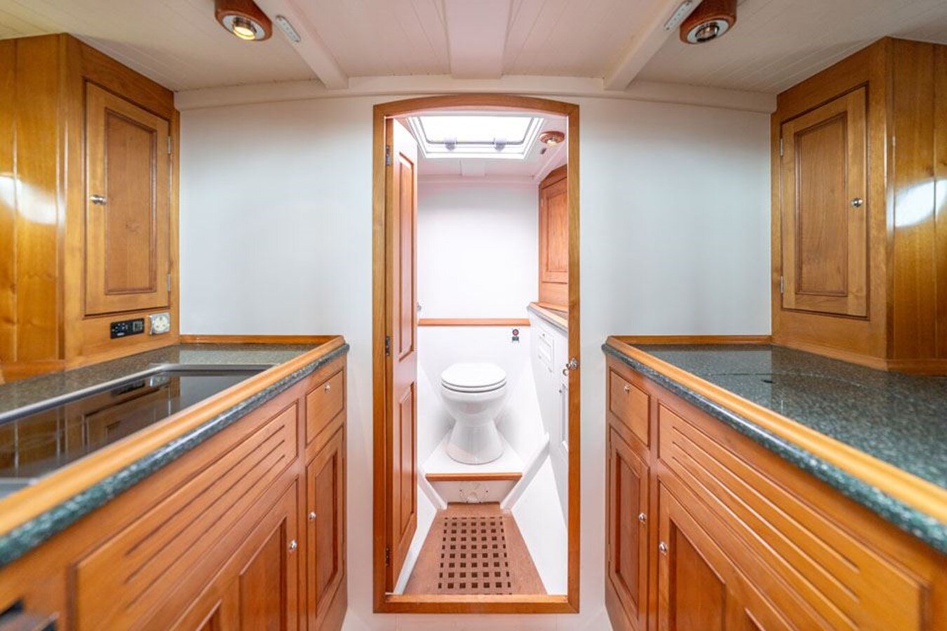 2005-cockwells-32-4-74505c