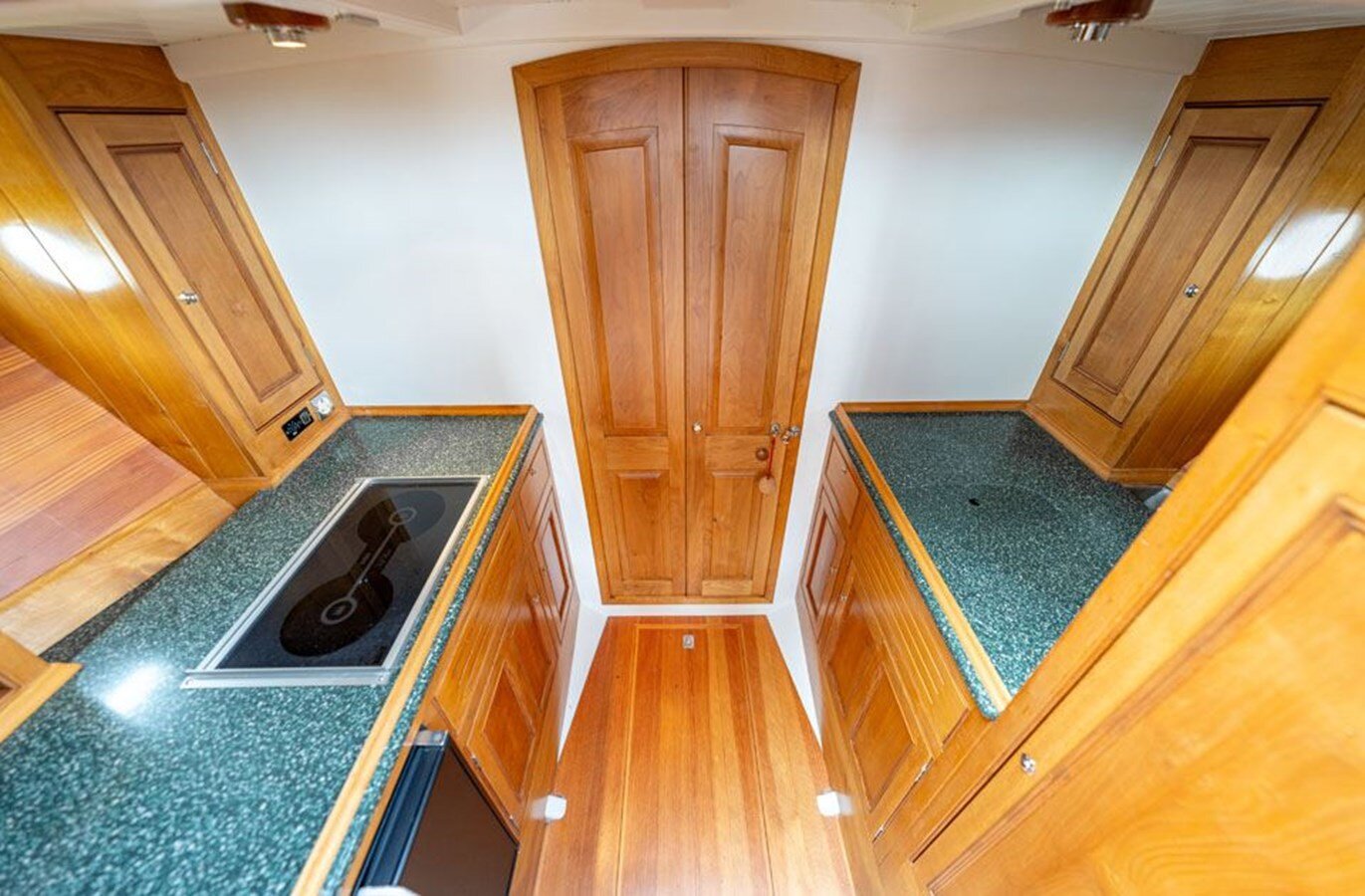 2005-cockwells-32-4-74505c