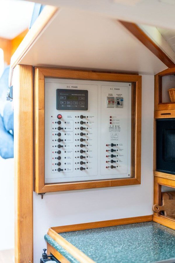 2005-cockwells-32-4-74505c