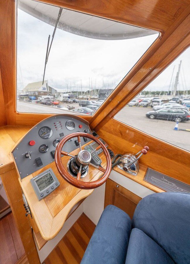 2005-cockwells-32-4-74505c