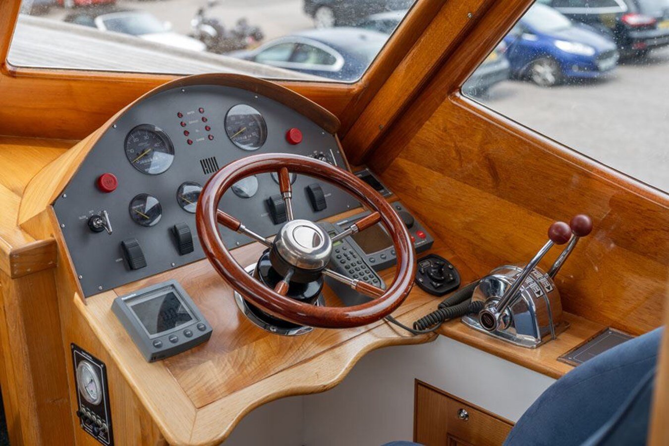 2005-cockwells-32-4-74505c