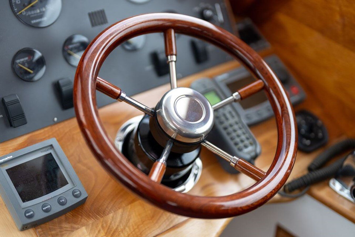 2005-cockwells-32-4-74505c