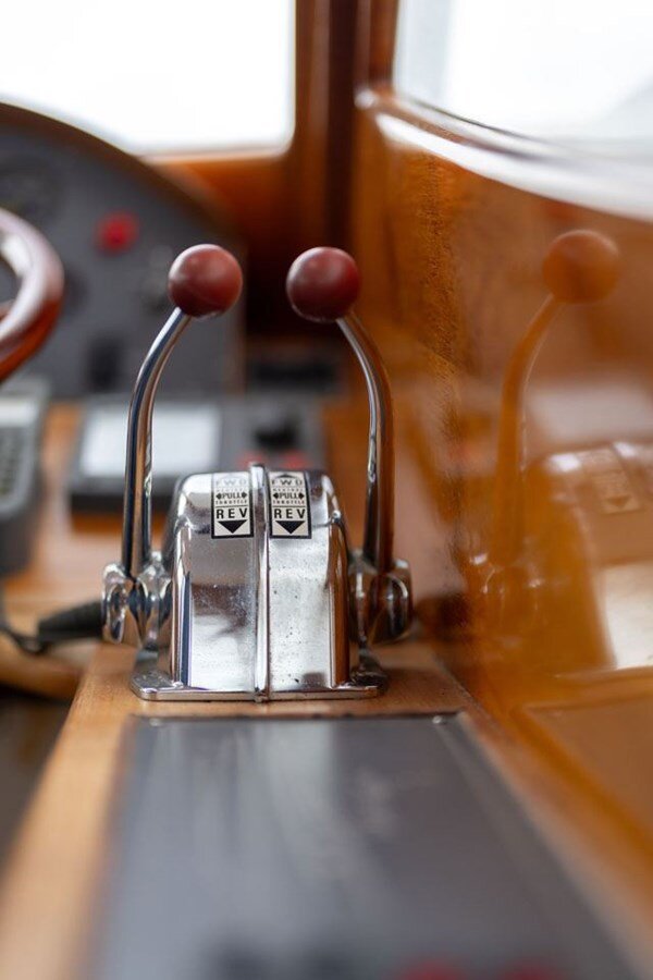 2005-cockwells-32-4-74505c