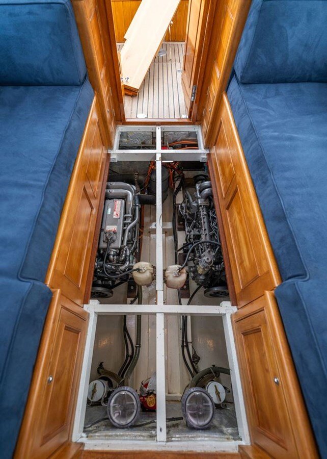 2005-cockwells-32-4-74505c