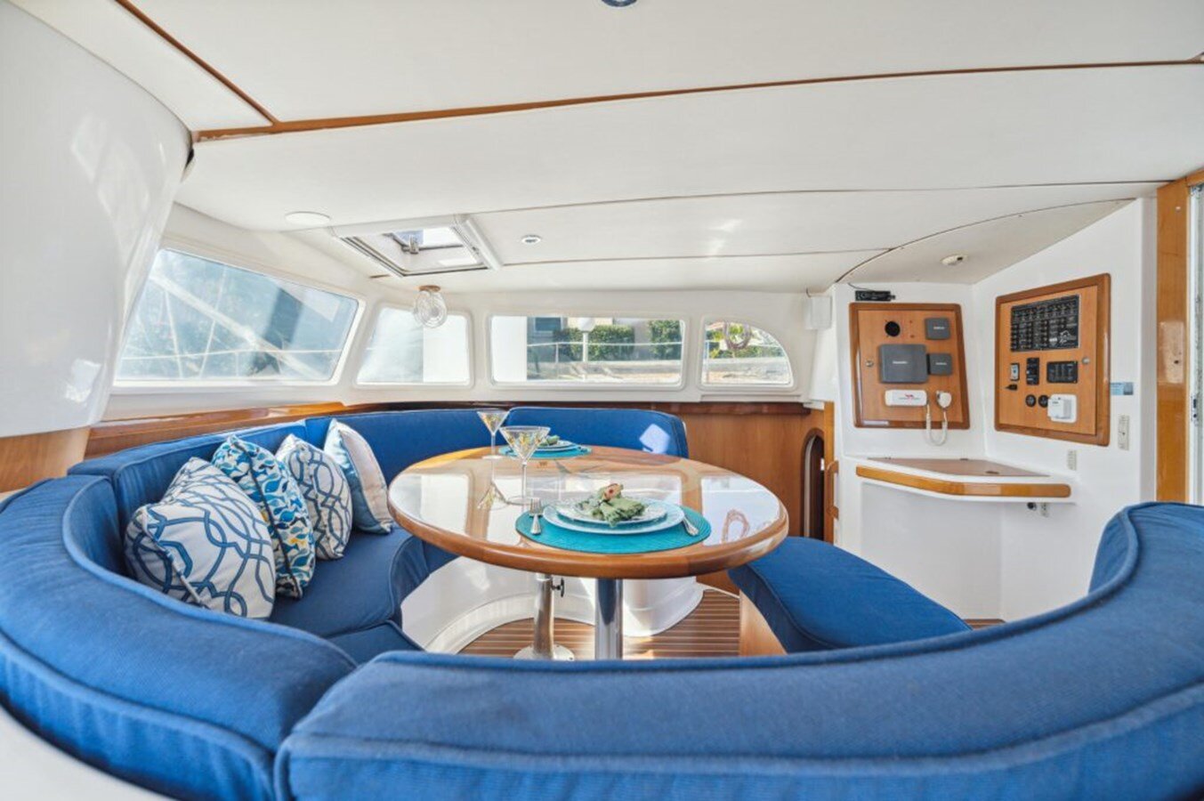 2005-dolphin-46-d77a91