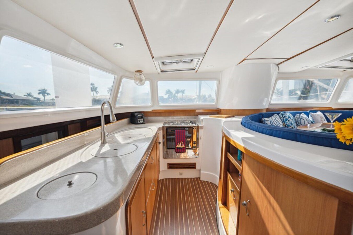 2005-dolphin-46-d77a91